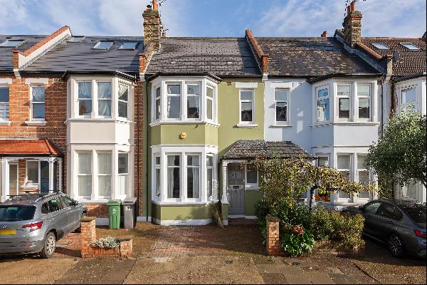 4 bedroom house for sale in NW10.
