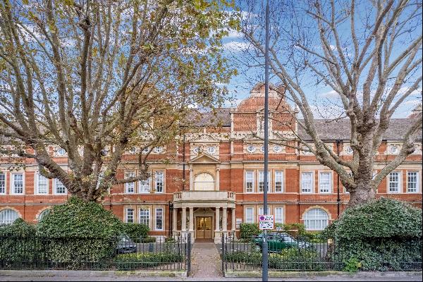 A turn-key two double bedroom lateral apartment with high ceilings, located in a Victorian