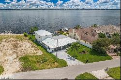 3611 SE 21st Place, Cape Coral FL 33904