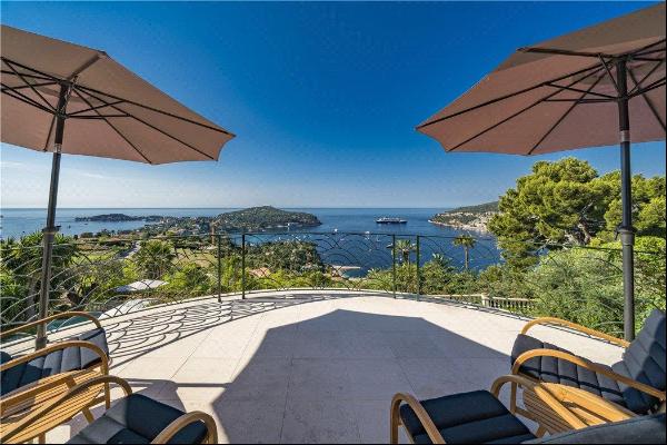 Beautiful villa for sale in Villefranche sur Mer with panoramic sea views
