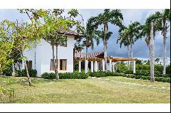 Cap Cana - 4BR Villa with Tropical Design and Golf Views