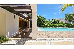 Cap Cana - Tropical 4 BR Villa with Golf Views