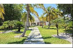 Cap Cana - Tropical 4 BR Villa with Golf Views