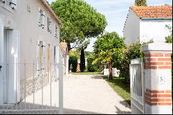 CHARMING LONGERE 500 M FROM PLATIN BEACH IN SAINT PALAIS SUR MER