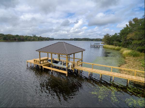 BOATHOUSE ON PRIVATE FISHING LAKE FOR SALE | EAST TX REAL ESTATE