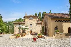 LUXURY RESTORED HAMLET FOR SALE IN CHIANTI, TUSCANY