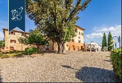 Prestigious estate with 28 hectares of grounds just 20 km from Siena