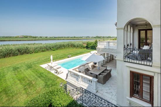 Waterfront Villa on Mecox Bay