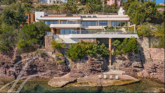 Close to Cannes - Waterfront property