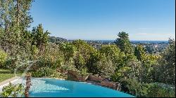 MOUGINS NEAR VILLAGE RARE VILLA SEA VIEW