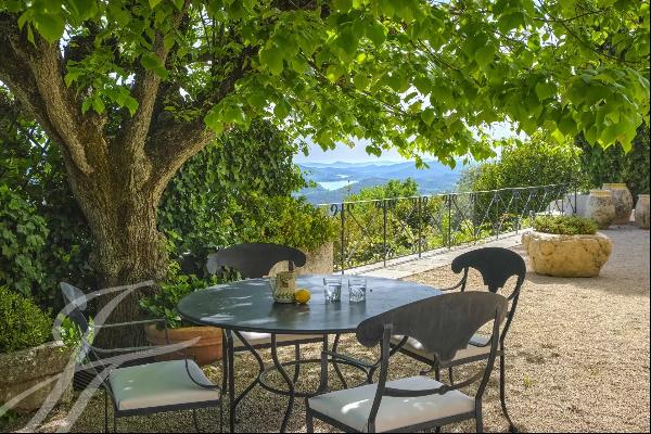 Grasse - Charming property with panoramic sea and lake views