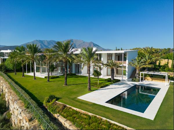 Six-bedroom villa in Golfside Villas, Finca Cortesin
