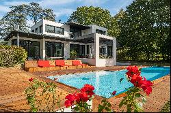 Ultra-contemporary 475 sq. m. property in Saint-Genis-Laval