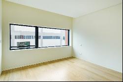 Flat, 3 bedrooms, for Rent