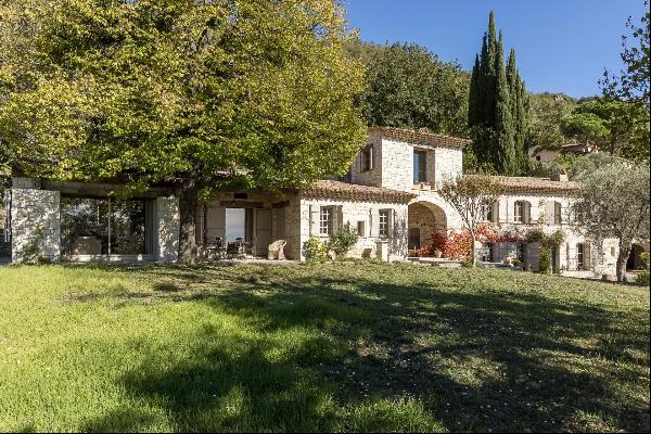 Charming property with panoramic view