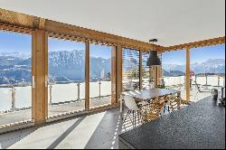 Splendid architect-designed chalet with panoramic views