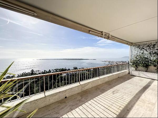 Cannes Californie Magnificent sea view Beautiful 2-bedroom apartment