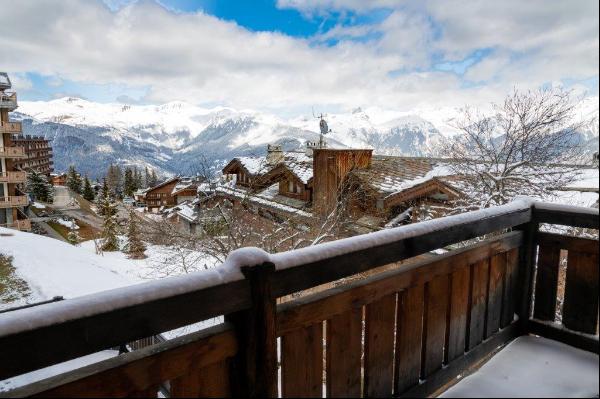 Exceptional ski-in/ski-out apartment in Courchevel 1850