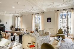 Prestigious apartment for sale golden triangle Paris 8