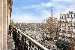 Prestigious apartment for sale golden triangle Paris 8