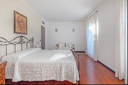 Villa with planted garden 10 minutes from Milan