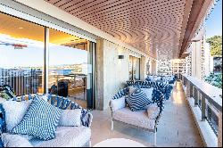 Reserve, Exceptional renovated 4/5 room flat with sea views