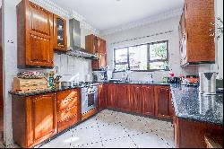 Immaculate 6 Bed house for sale in Fernbrook Estate