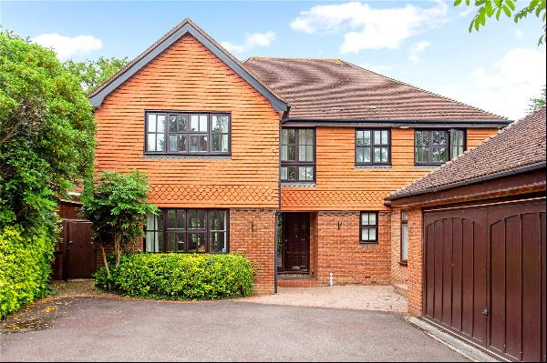 Uplands Drive, Oxshott, Leatherhead, Surrey, KT22 0JD