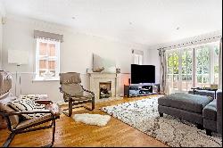 Uplands Drive, Oxshott, Leatherhead, Surrey, KT22 0JD