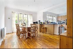 Uplands Drive, Oxshott, Leatherhead, Surrey, KT22 0JD