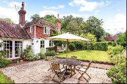 Delmonden Lane, Hawkhurst, Cranbrook, Kent, TN18 4XJ