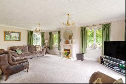 Grange Gardens, Newbury, Berkshire, RG14 6RP