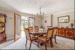 Grange Gardens, Newbury, Berkshire, RG14 6RP