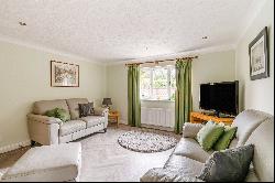 Grange Gardens, Newbury, Berkshire, RG14 6RP