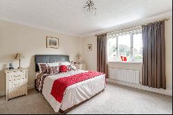 Grange Gardens, Newbury, Berkshire, RG14 6RP