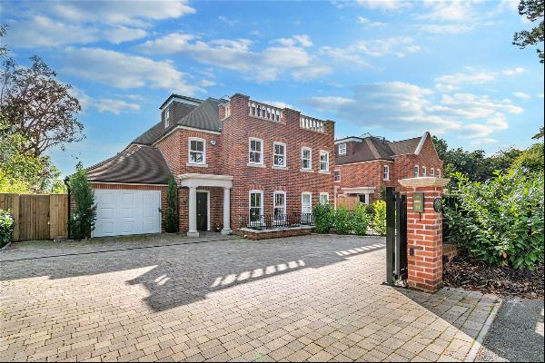 Beechwood Drive, Marlow, Buckinghamshire, SL7 2DJ