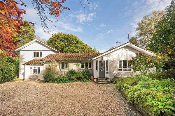 Kiln Way, Grayshott, Hindhead, Surrey, GU26 6JF