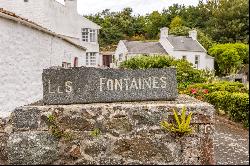 Les Fontaines Farm, Rue Des Portelettes, Torteval, GY8 0PU