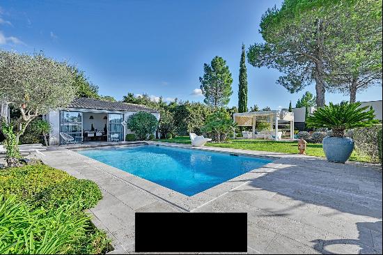 VILLA/HOUSE UZES