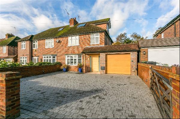 Chalklands, Bourne End, Buckinghamshire, SL8 5TJ