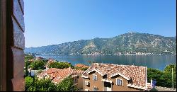 Apartment With Sea Views, Dobrota, Kotor, Montenegro, R2218