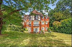 Baily Gardens, Wray Common Road, Reigate, Surrey, RH2 0GY