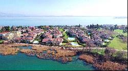 Apartment With Garden, Sirmione, Lake Garda, Lombardy, 25019