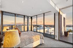 Exclusive Riverfront Elegance: Breathtaking 24th-Floor Sub-Penthouse in East Per