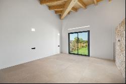 Newly built finca with beautiful mountain views in Santa Maria del Cami