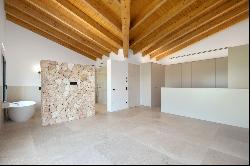 Newly built finca with beautiful mountain views in Santa Maria del Cami