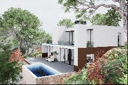 Beautiful newly built south facing house 5 minutes walk from Begur