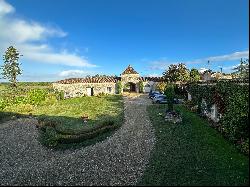 Medieval fortified property near Duras