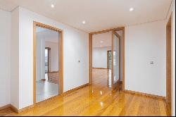 Flat, 4 bedrooms, for Sale