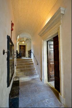 Uzès historical center - Restored apartment in a private mansion - Loi Malraux